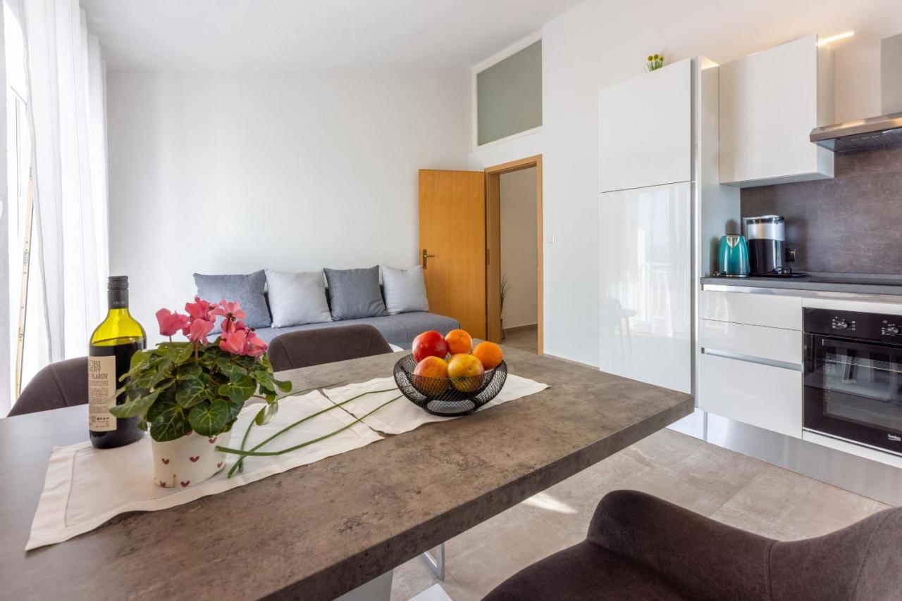Apartments Porto Dramalj Bagian luar foto